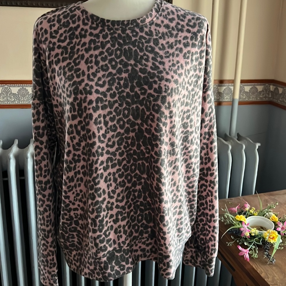 Sundry Pink and Gray Animal Print Sz 4 (XL, 14)
